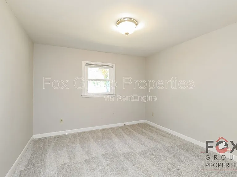 2049 Charlotte Hwy — Photo 16