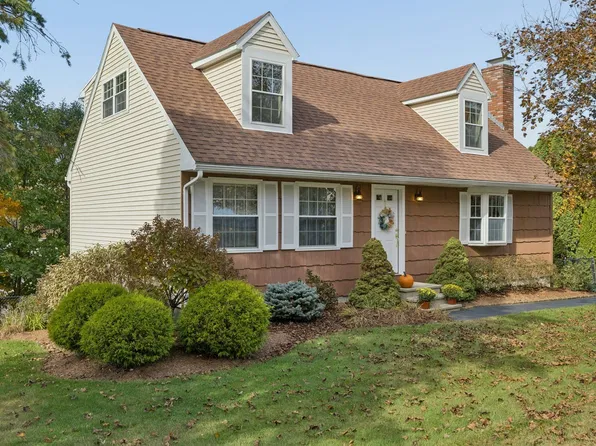 56 Bennett St, Hudson, MA 01749