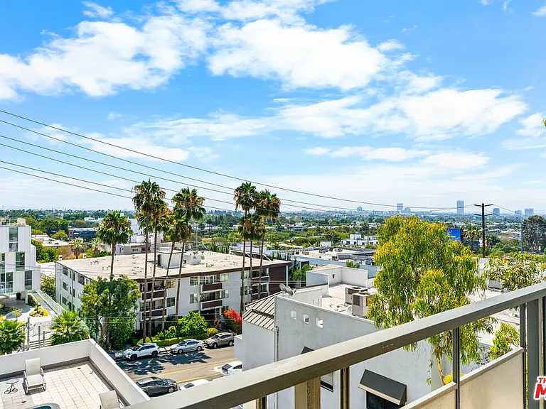 1155 N La Cienega Blvd #306 — Photo 8