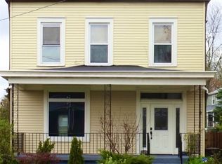 375 Pennsylvania Ave, Oakmont, PA