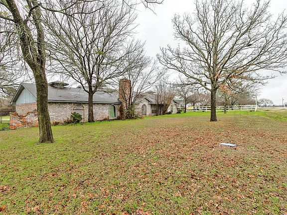 2nd image of 1540 Royalwood Cir