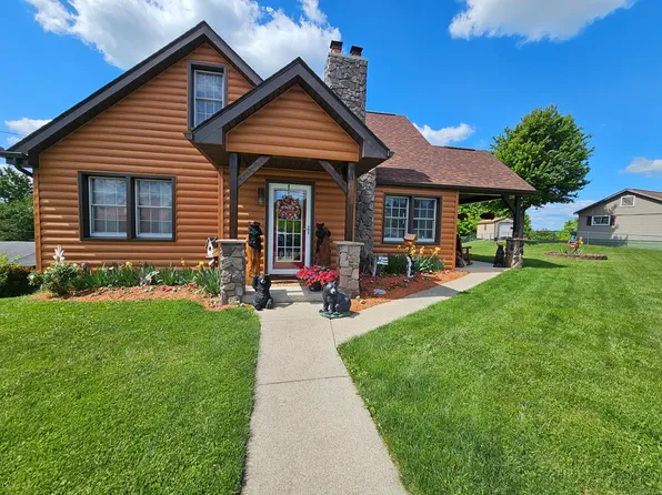 214 Washington Ave, Crab Orchard, WV 25827