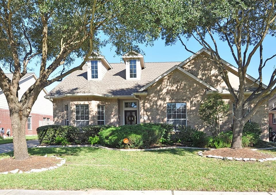 1st image of 18118 Dovefield Ln