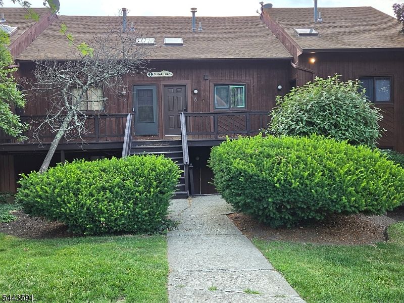 2nd image of 1 Sugar Loaf Ct Unit 8 BLDG 1 #8