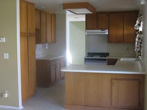 4th image of 441 Dover Ct