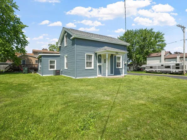 1204 8th AVENUE, Union Grove, WI 53182