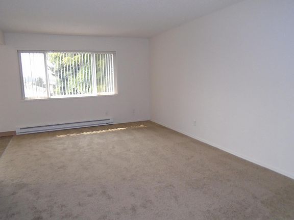 2 bedroom Living Room