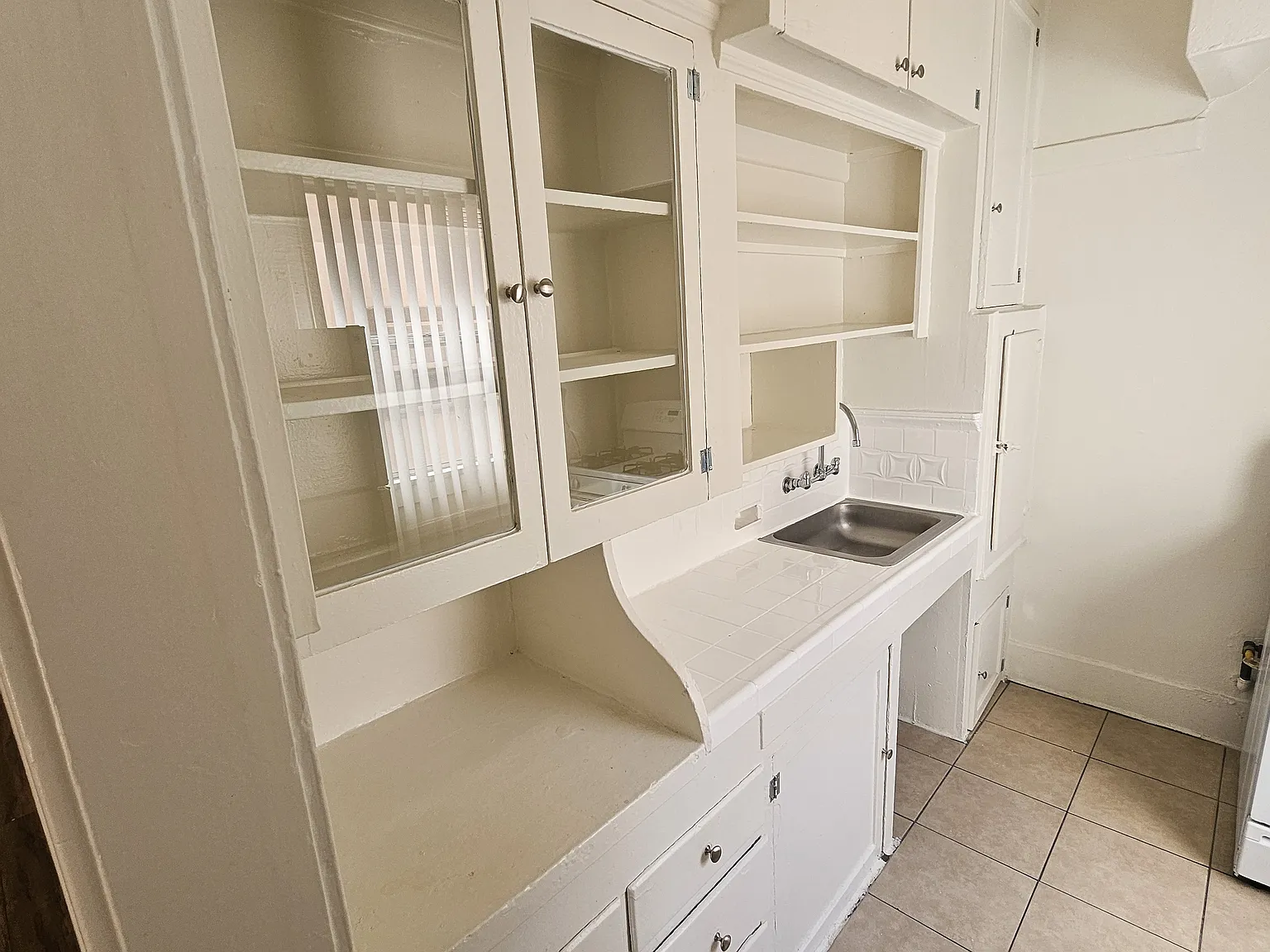 Studio, 350 sqft, $1,250 — Photo 4