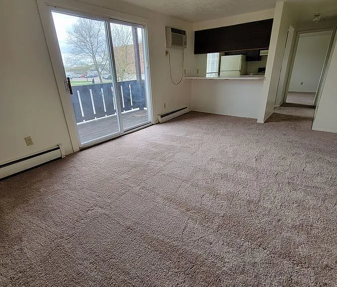 1448 W River Rd #E — Photo 1