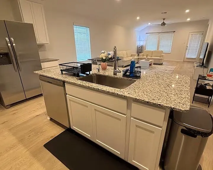 4915 Oakwood Dr — Photo 5