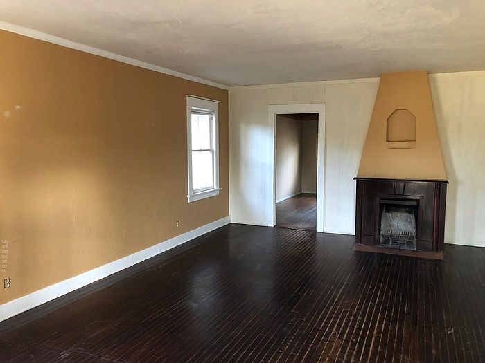 2nd image of 4081 Valley View Ave