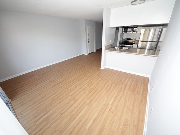5th image of 3128 Overland Ave APT 108