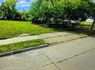 24665 Valley Ave, Eastpointe, MI
