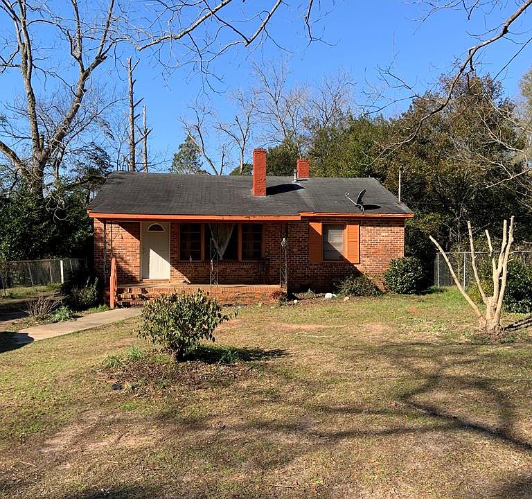 2nd image of 1010 Magnolia St