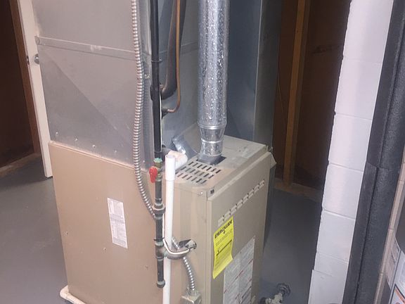 2nd image of 36957 Maas Dr