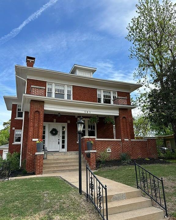1st image of 501 NE 15th St