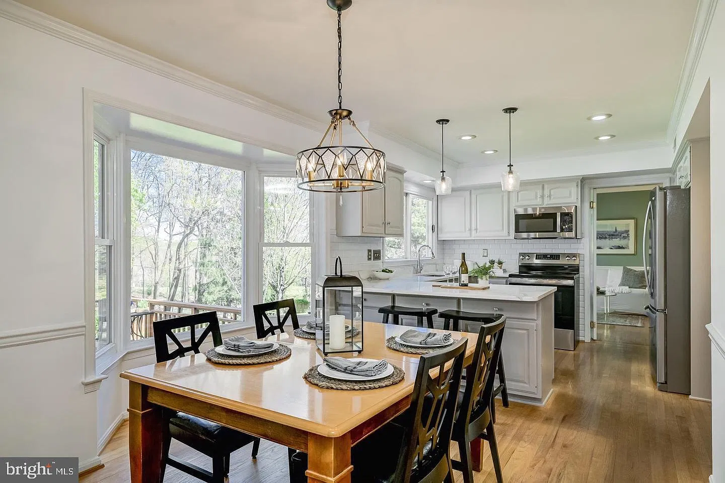 5 bed, 3.5 bath, 3254 sqft, $5,800 — Photo 4