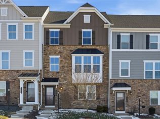 1028 Adair Ave, Valencia, PA 16059