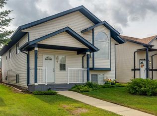 4 NE Ing Close, Red Deer, AB T4R3H2