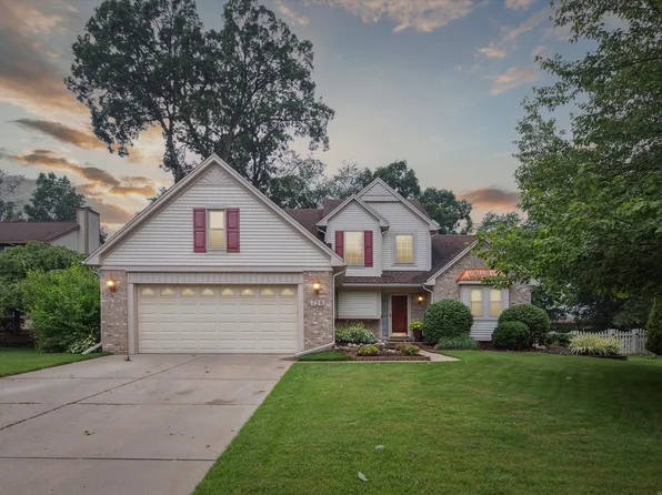 125 Glenwood Dr, Walled Lake, MI 48390