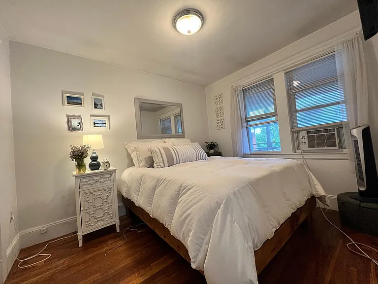949 Hancock St #7 — Photo 3