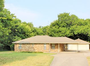 1204 S State St, Decatur, TX 76234