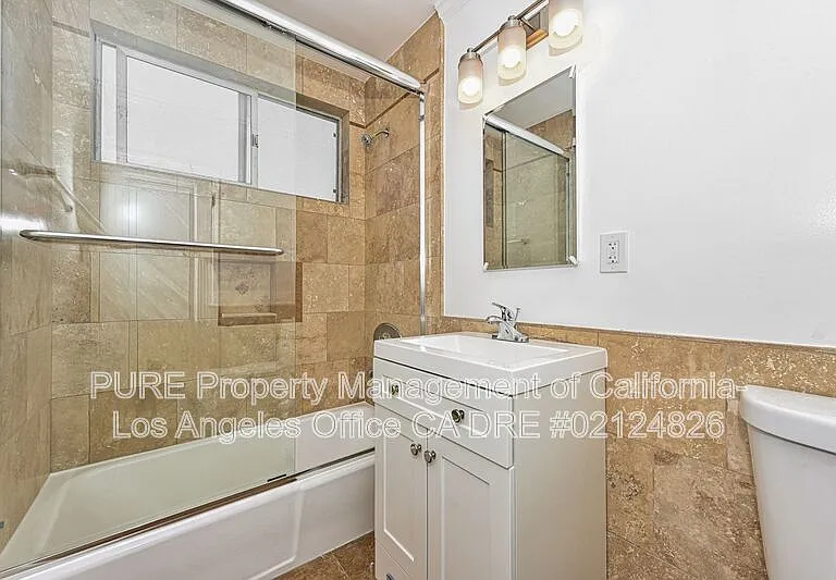 1527 Harvard St #7 — Photo 7