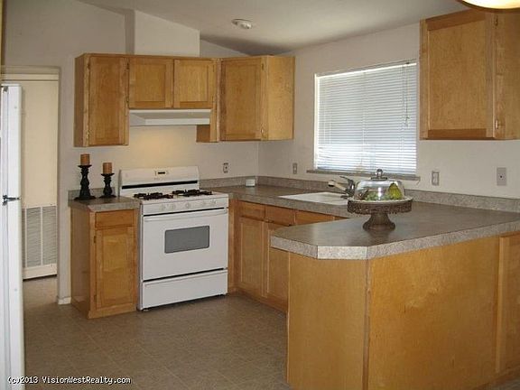 2nd image of 4270 Comstock Dr