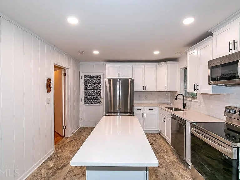 209 Pioneer Trl — Photo 1