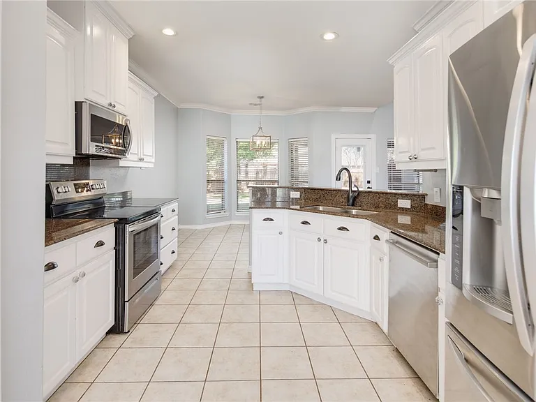 3715 Bridle Ct — Photo 8