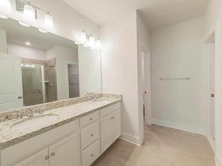 1105 N Lombardy St #A — Photo 32