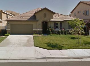3023 Blue Cascade Dr, Perris, CA 92571
