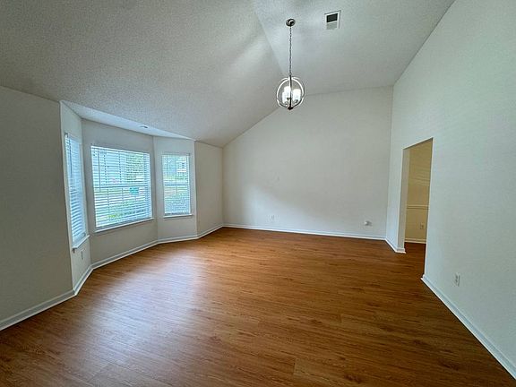 4th image of 6718 Pole Creek Dr