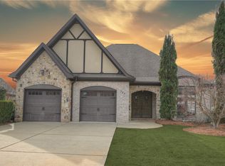 784 Oakdale Dr, Auburn, AL 36830