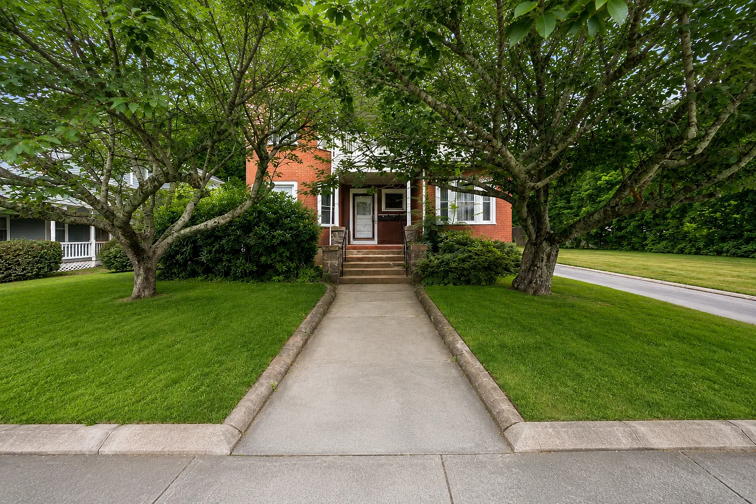 3 bed, 1200 sqft, $2,900 — Photo 1