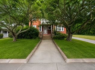 48 Seaver St FLOOR 3, North Easton, MA 02356