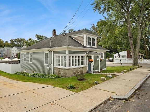 5th image of 179 Greeley St