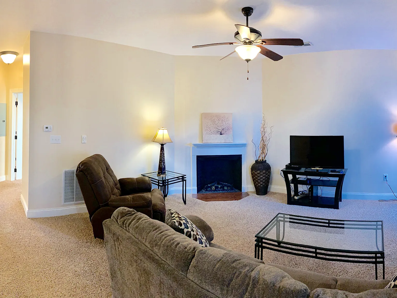 2 bed, 1100 sqft, $1,370 — Photo 3