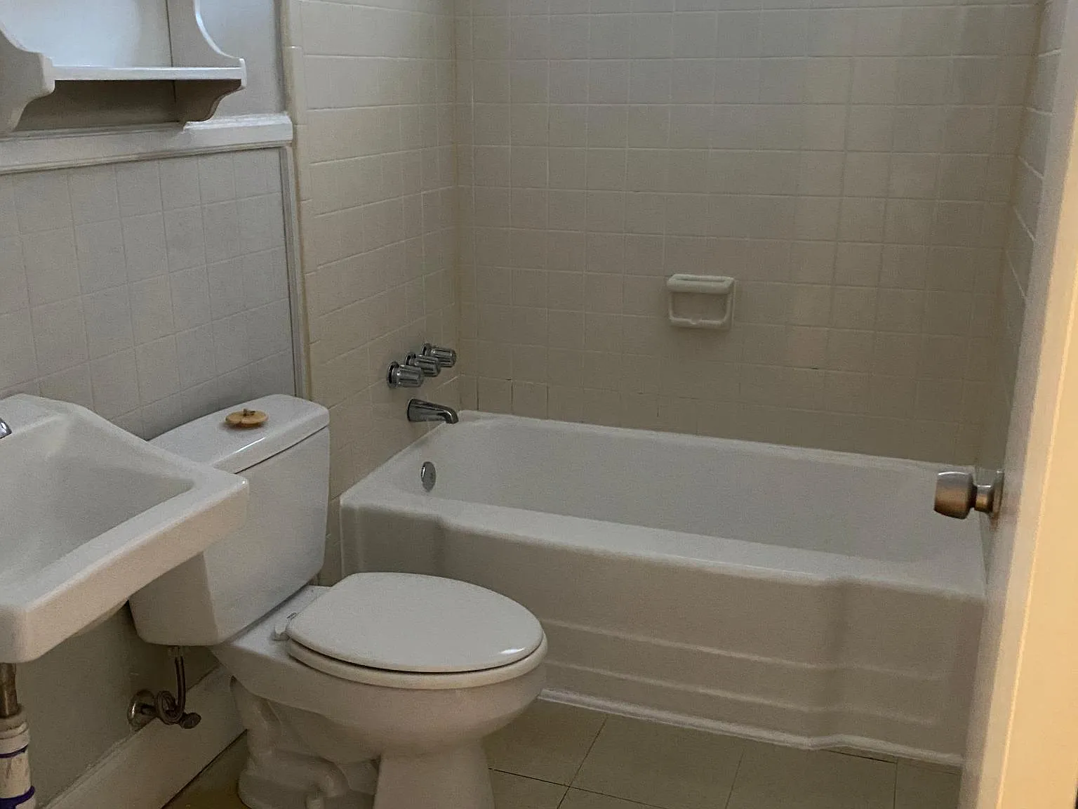 1 bed, 700 sqft, $1,300 — Photo 4