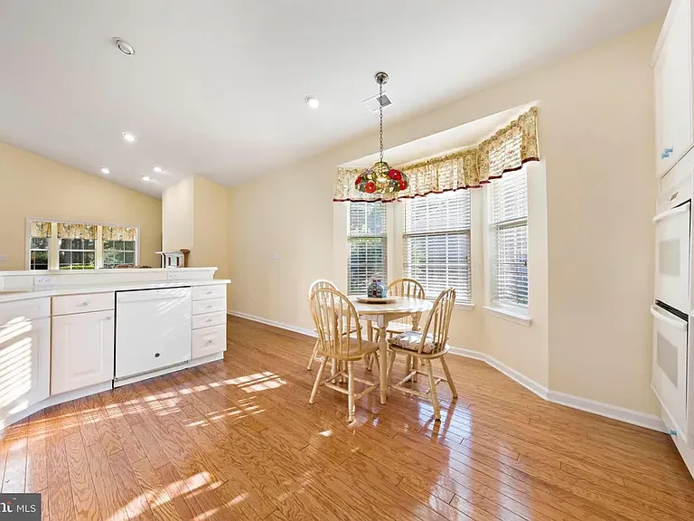 Large eat in kitchen