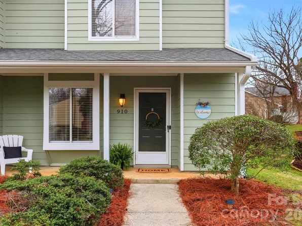 910 Sardis Cove Dr, Charlotte, NC 28270