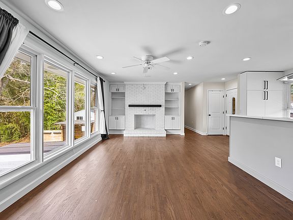 3rd image of 8312 Savage Guilford Rd