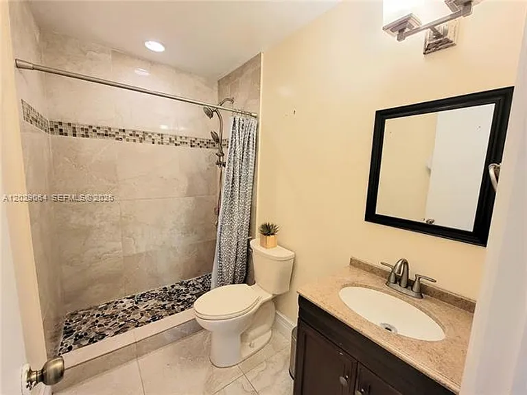 5267 NW 186th Ln — Photo 5