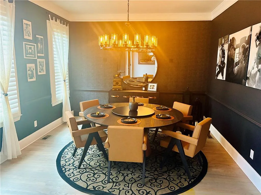 3 bed, 3.5 bath, 2531 sqft, $3,800 — Photo 2