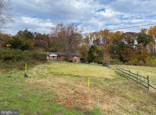 1033 Springvale Rd, Great Falls, VA 22066