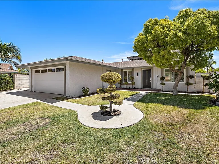 822 E Borchard Ave — Photo 22
