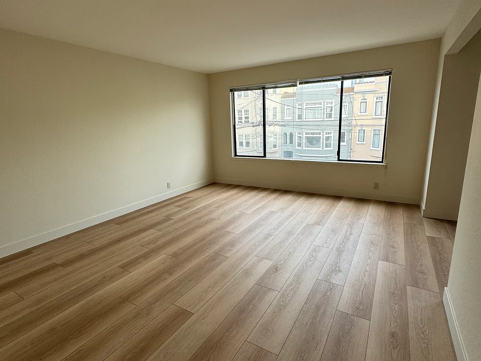 2 bed, 935 sqft, $5,495 — Photo 2