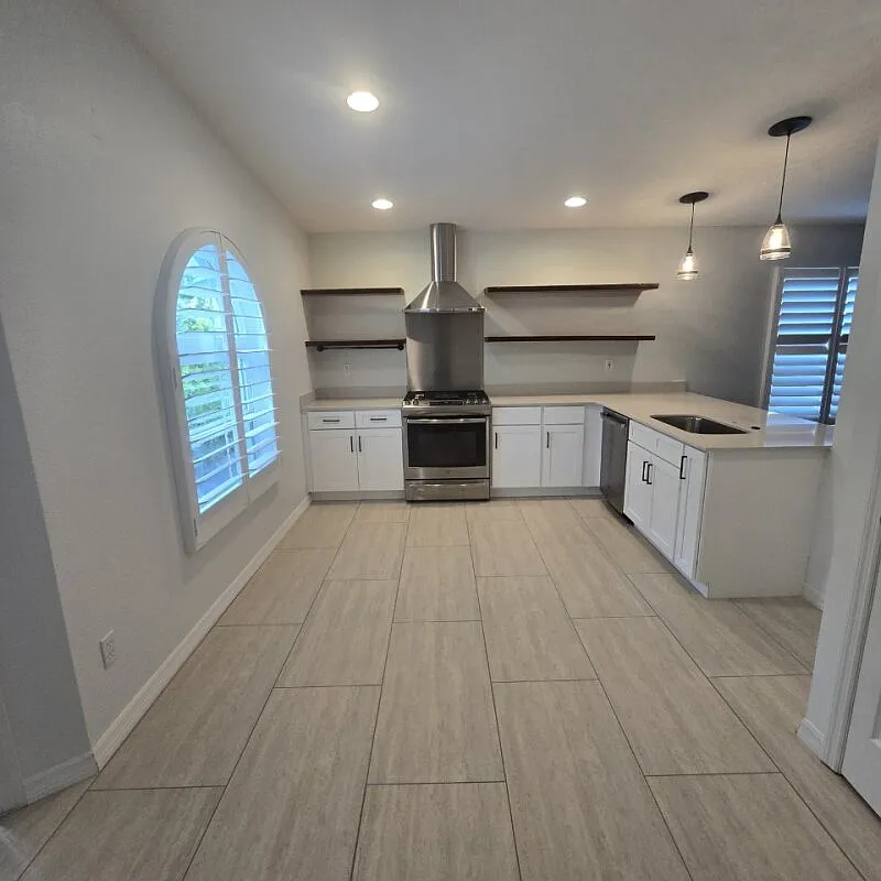 2 bed, 1300 sqft, $3,300 — Photo 3
