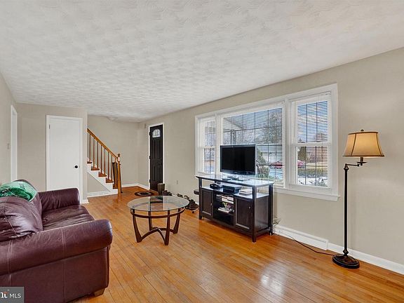 5th image of 3460 Sycamore Rd