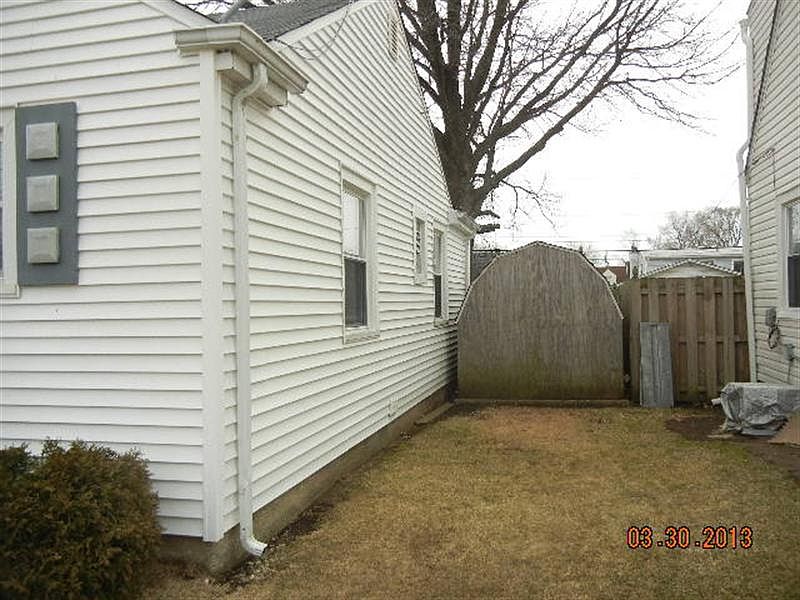 2nd image of 273 E Dickens Ave